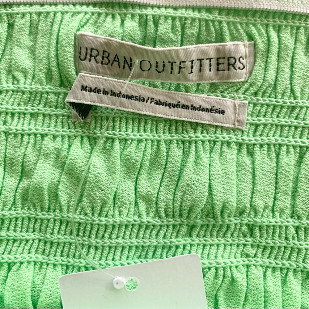 🌸New🌸 Urban Outfitters Daydreamer Smocked Pff-the-shoulder Blouse Medium - Picture 2 of 9